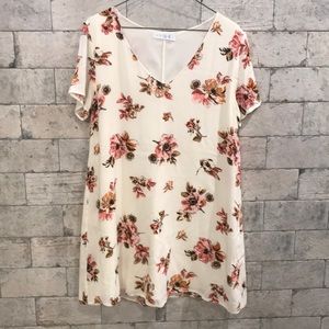 Women’s shortsleeved dress